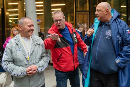 Otužilci v Punkevních jeskyních, 4. 10. 2025