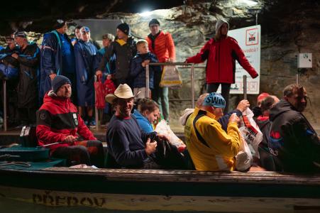 Otužilci v Punkevních jeskyních, 4. 10. 2025