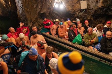 Otužilci v Punkevních jeskyních, 4. 10. 2025