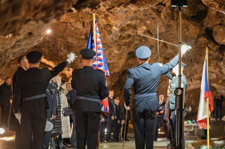 Ocenění policistů v Punkevních jeskyních, 10. 11. 2025