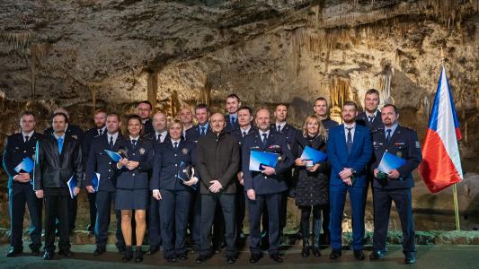 Ocenění policistů v Punkevních jeskyních, 10. 11. 2025