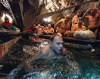 Otužilci v Punkevních jeskyních, 4. 10. 2025